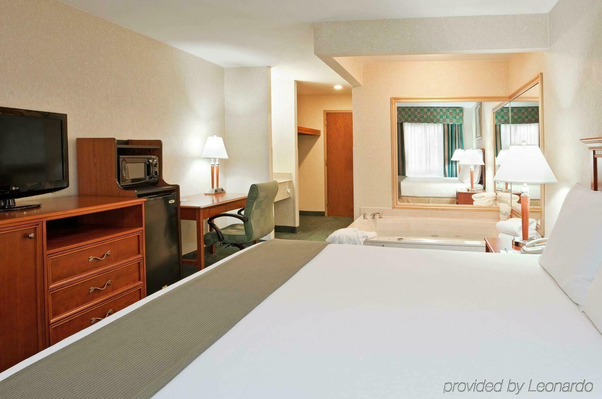 Holiday Inn Express Birch Run-Frankenmuth Area By Ihg Exterior photo